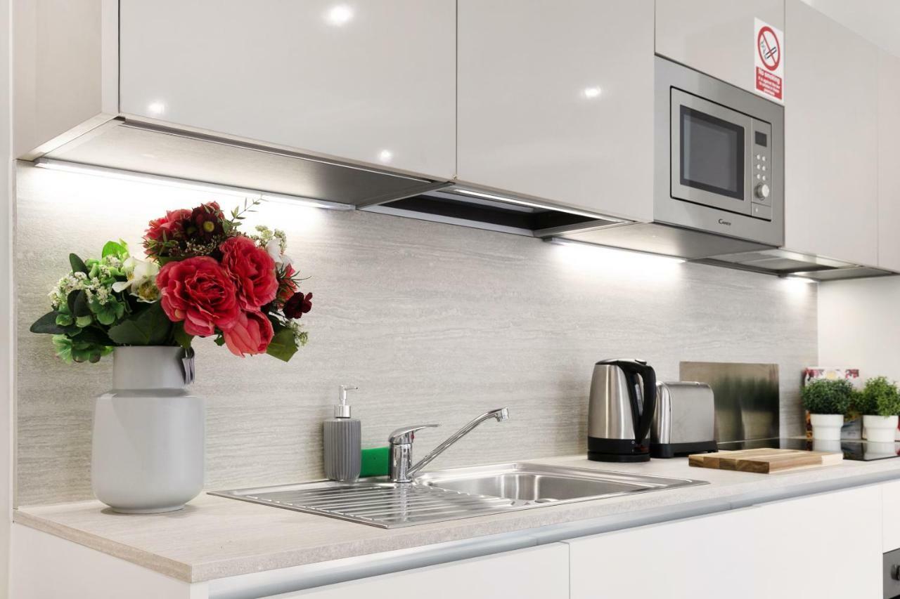 Mondial Apartments At Heathrow Harmondsworth Dış mekan fotoğraf