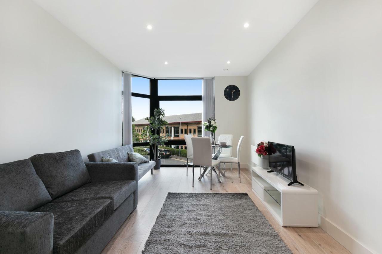 Mondial Apartments At Heathrow Harmondsworth Dış mekan fotoğraf