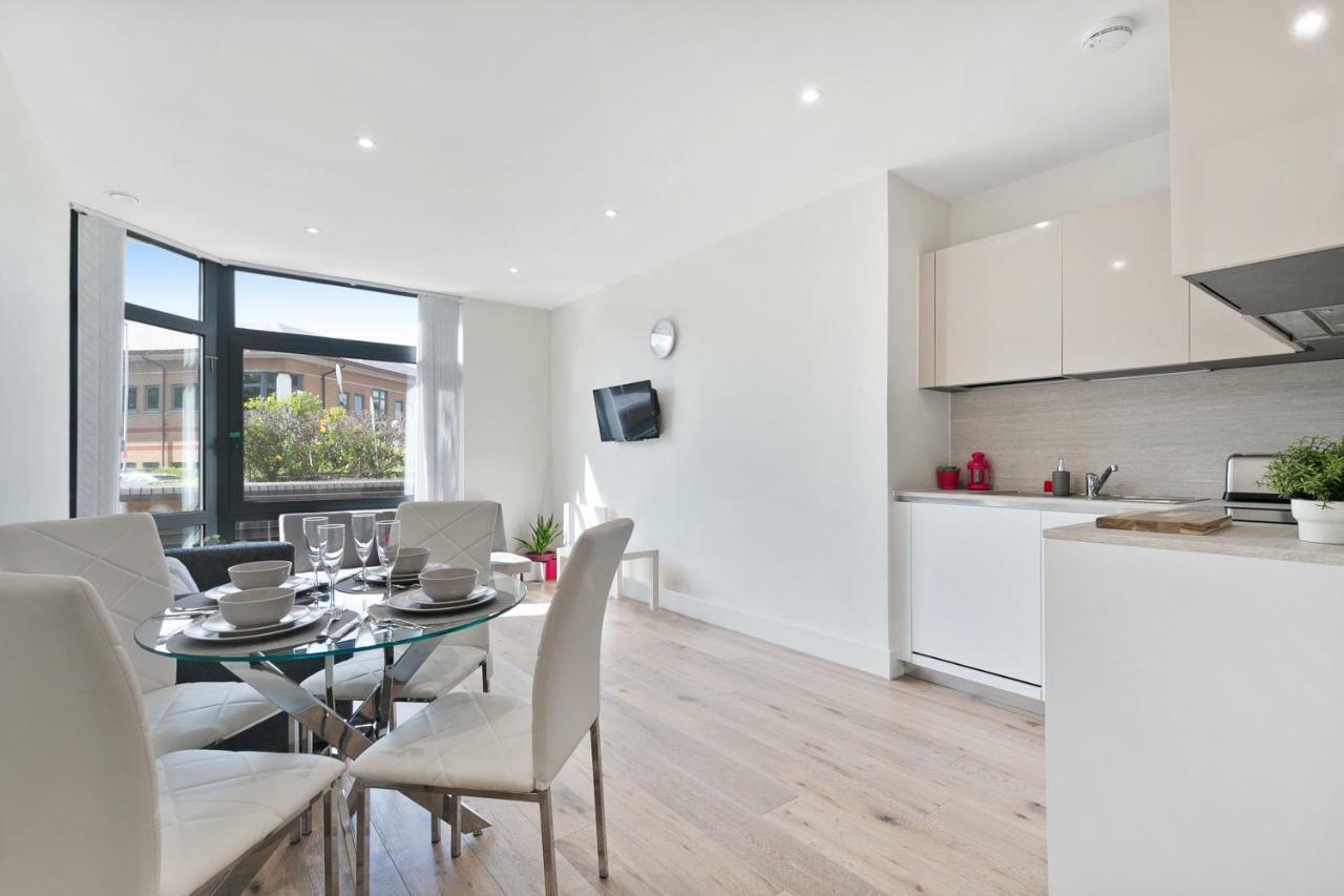 Mondial Apartments At Heathrow Harmondsworth Dış mekan fotoğraf
