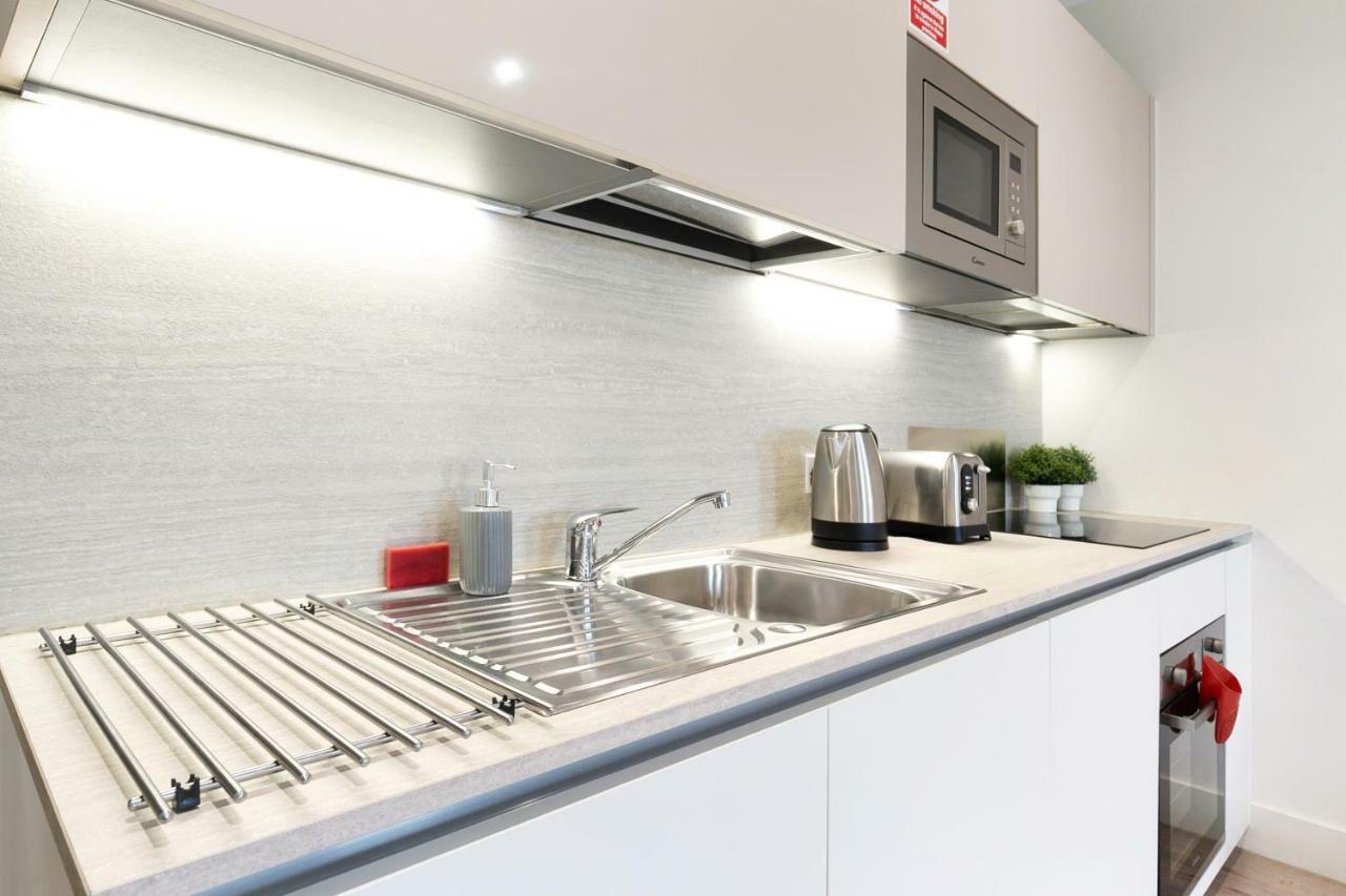 Mondial Apartments At Heathrow Harmondsworth Dış mekan fotoğraf