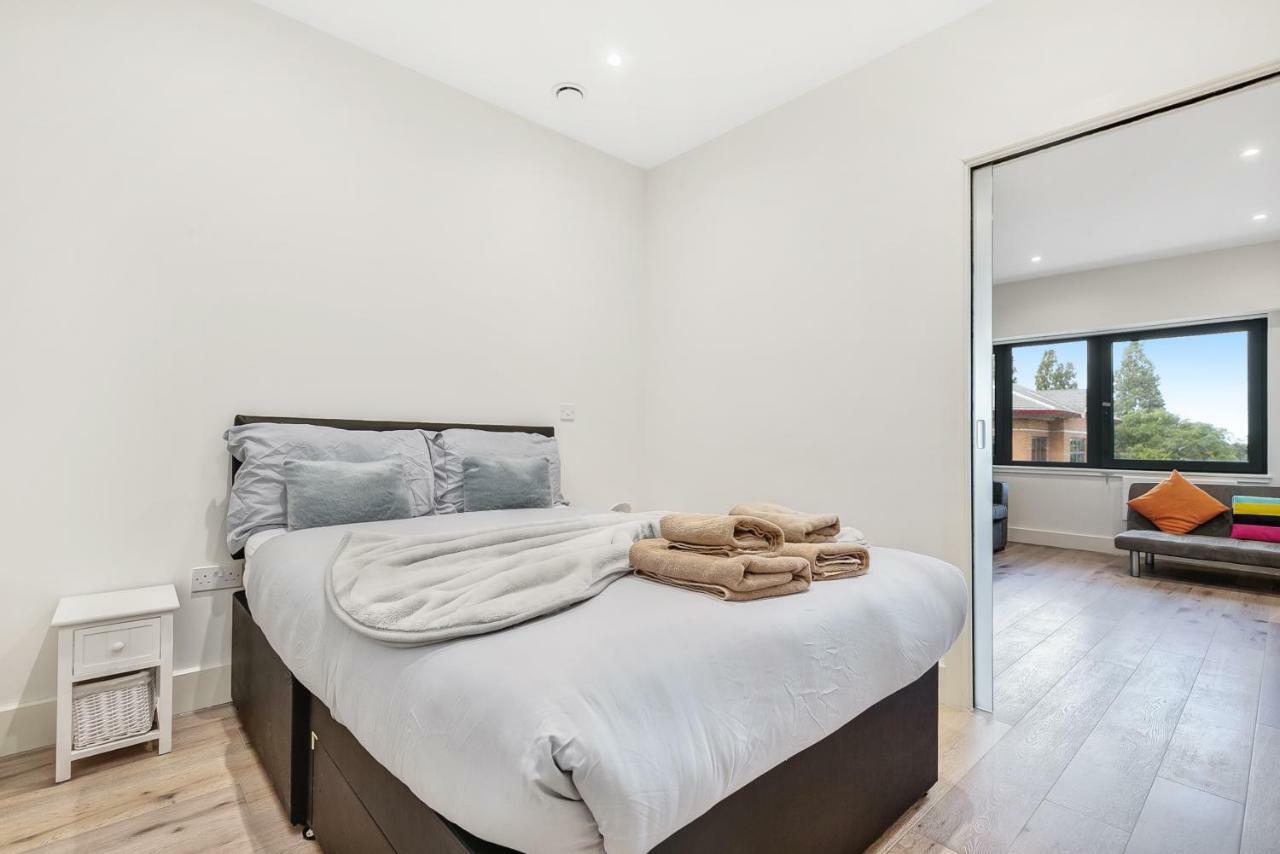 Mondial Apartments At Heathrow Harmondsworth Dış mekan fotoğraf
