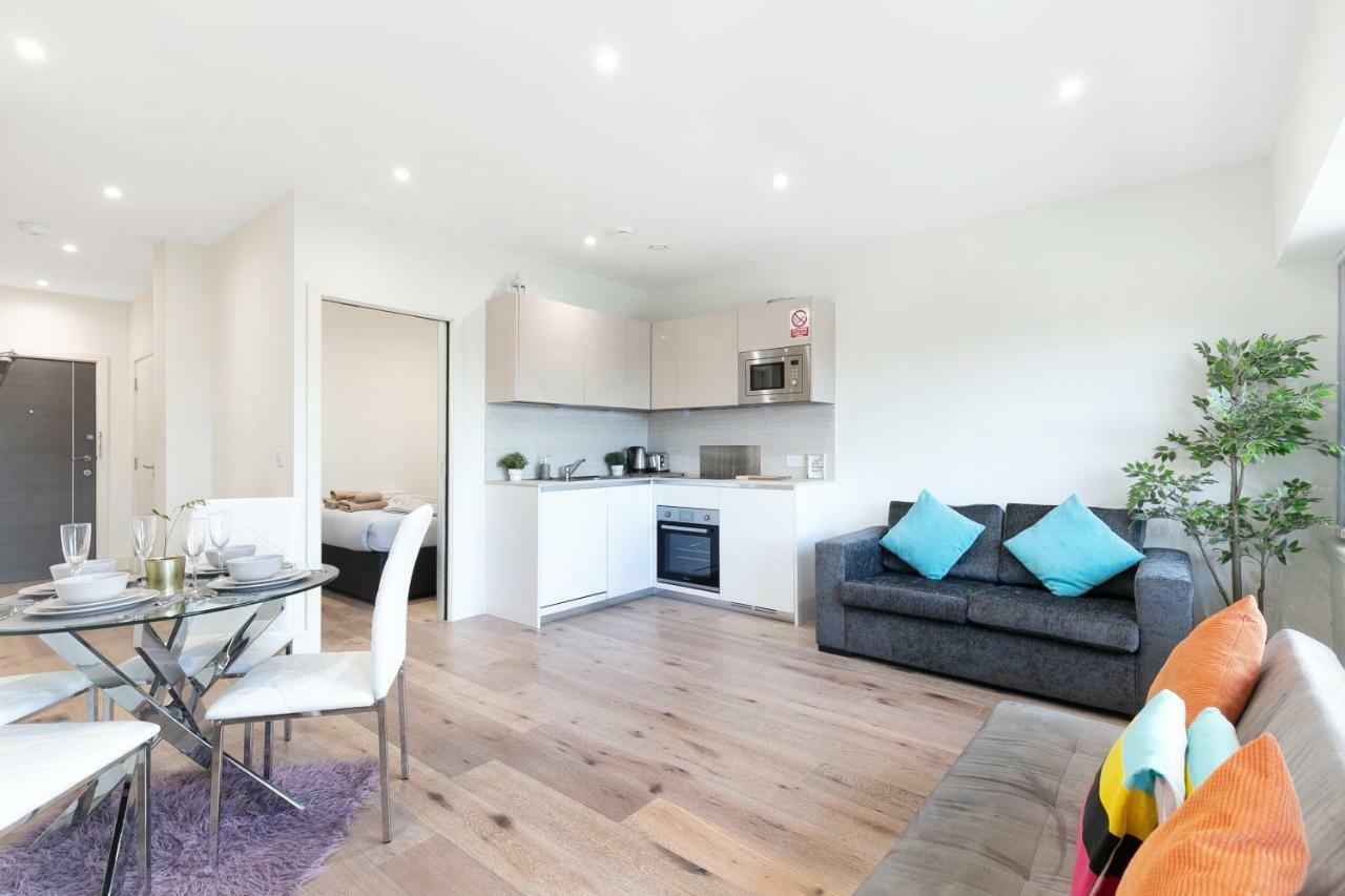 Mondial Apartments At Heathrow Harmondsworth Dış mekan fotoğraf