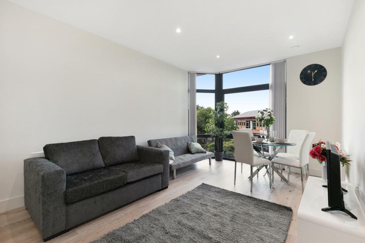 Mondial Apartments At Heathrow Harmondsworth Dış mekan fotoğraf