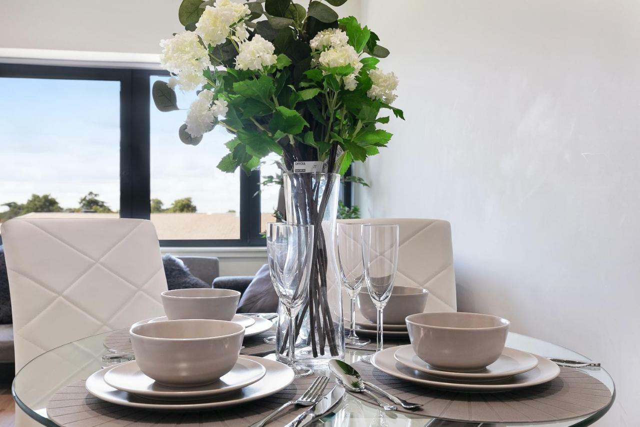 Mondial Apartments At Heathrow Harmondsworth Dış mekan fotoğraf