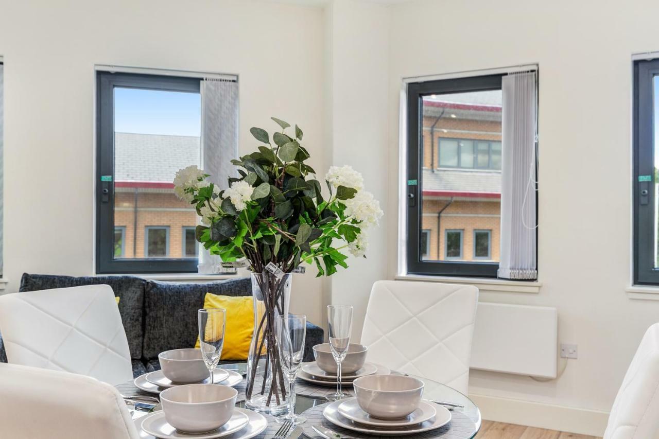 Mondial Apartments At Heathrow Harmondsworth Dış mekan fotoğraf